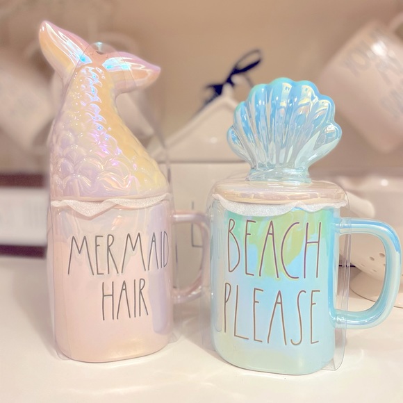Adorable set of Rae Dunn mugs